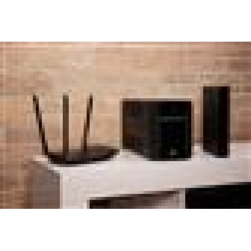 APC Easy UPS Line-Interactive 1600 VA 900 W