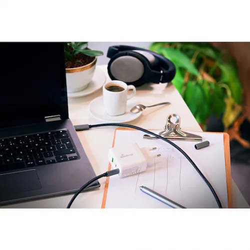 MediaRange Φορτιστής Χωρίς Καλώδιο με Θύρα USB-A και 2 Θύρες USB-C 65W Λευκός (MRMA116)