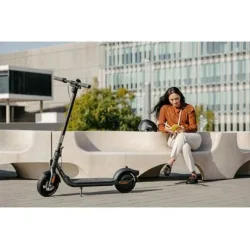 Segway Ninebot KickScooter F2E Ηλεκτρικό Πατίνι με 25km/h Max Ταχύτητα σε Μαύρο Χρώμα