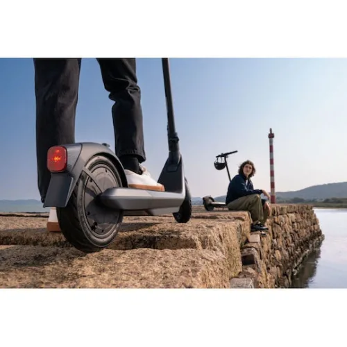 Segway E2 Pro E Ηλεκτρικό Πατίνι με 25km/h Max Ταχύτητα σε Μαύρο Χρώμα Segway E2 Pro E Ηλεκτρικό Πατίνι με 25km/h Max Ταχύτητα σε Μαύρο Χρώμα