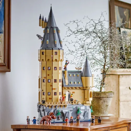 LEGO Harry Potter Hogwarts Castle: The Main Tower για 10+ Ετών 2135τμχ