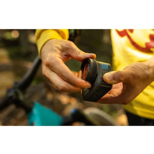 GoPro HERO13 Action Camera 5K Λήψης 360° Υποβρύχια Accessory Bundle με Οθόνη 2.27" και Wi-Fi Μαύρη