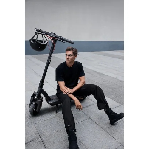 Segway Max G3 E Ηλεκτρικό Πατίνι με 25km/h Max Ταχύτητα και 80km Αυτονομία σε Μαύρο Χρώμα