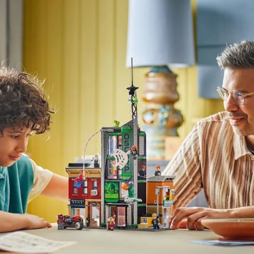 LEGO Super Heroes Spider-Man vs. Oscorp για 10+ Ετών 808τμχΚωδικός: 76324