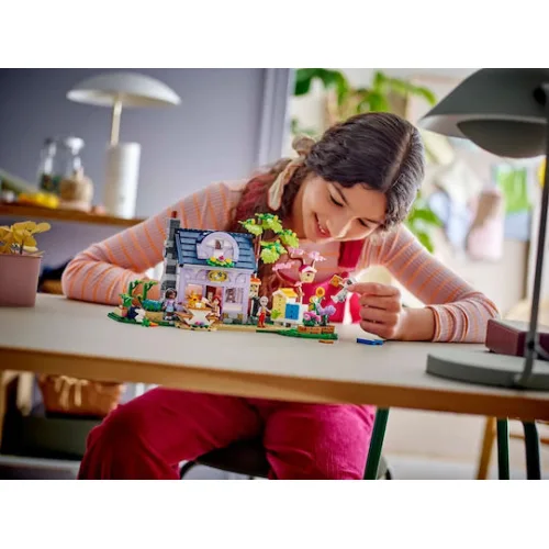 LEGO Friends Beekeepers' House and Flower Garden για 12+ Ετών 1161τμχΚωδικός: 42669