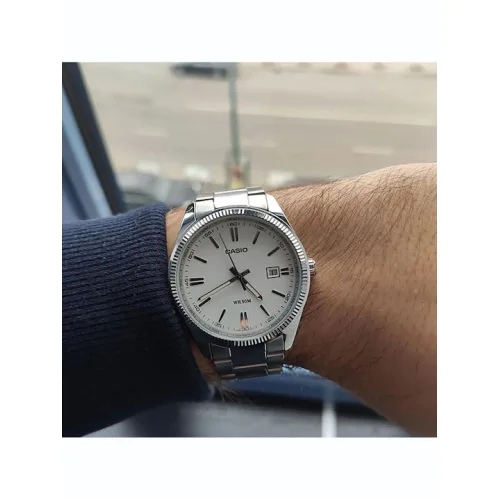 Casio Ανδρικό Ρολόι 38.5mm Μπαταρίας με Ασημί Μεταλλικό Μπρασελέ