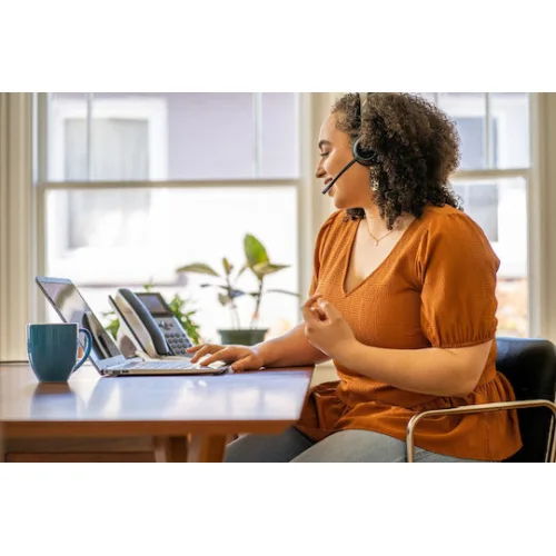 Poly Voyager 4320-M UC Headset +USB-A to USB-C Cable +BT700 dongle - 7Y211AA