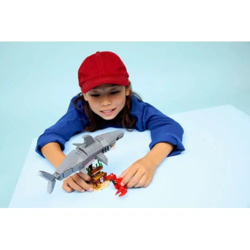 Lego Creator 3-in-1 Wild Shark With Treasure Chest (31381) (LGO31381)