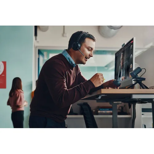 Poly Voyager Focus 2-M Headset / A4HT2AA