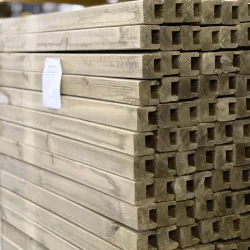 Ξύλινο Πλαίσιο Καφασωτού 4,5 x 4,5εκ. – Αυλάκι 16mm – Μήκος 255εκ.
