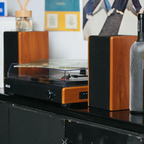 Akai ATT-240SP Πικάπ με Bluetooth, USB, προστατευτικό κάλυμμα και ηχεία Hi-Fi  – 2 x 10 W